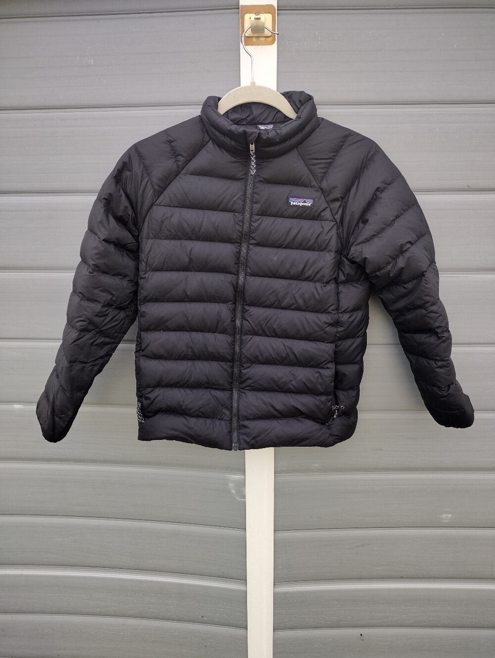 Patagonia Down Sweater Jacket Kids Boys L 12 Black Full Zip Puffer Pockets.